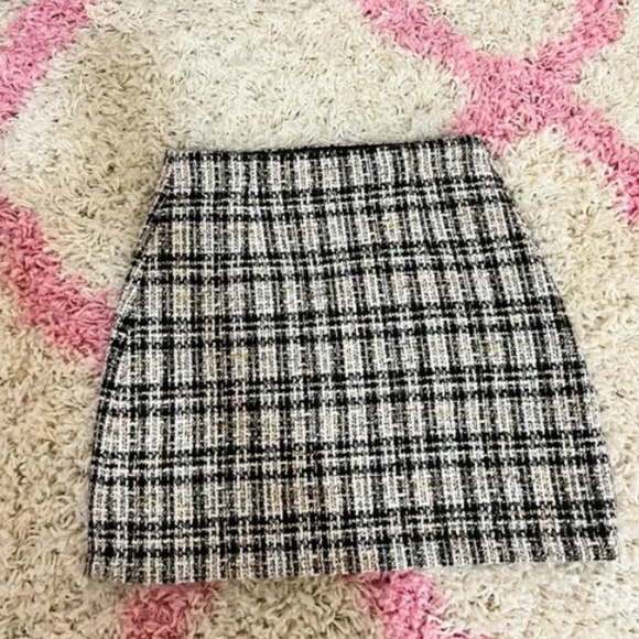 Aritzia Babaton Little Tweed Black/Pastel Mini Skirt - Picture 4 of 4